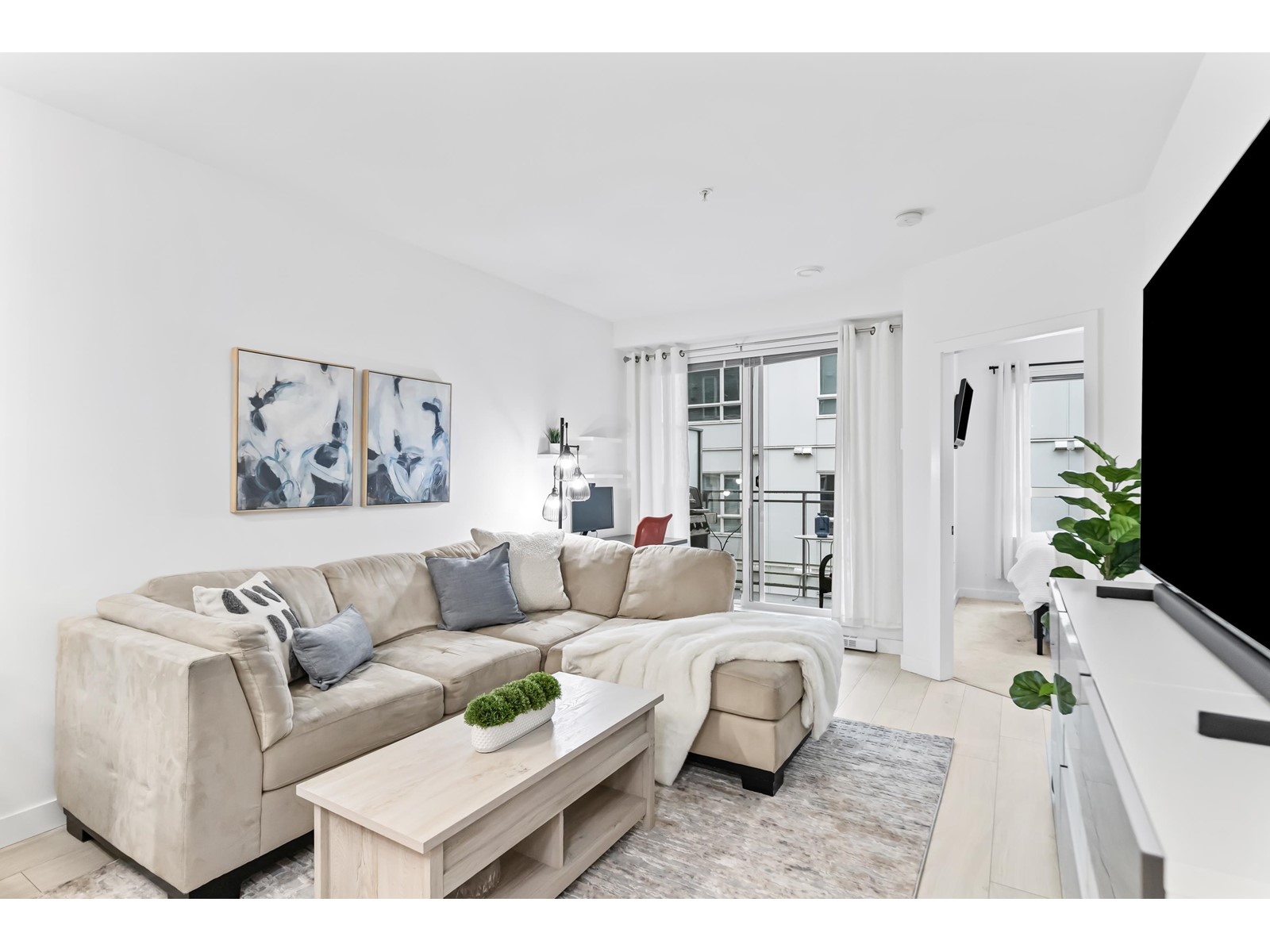 311 13963 105 Boulevard, Surrey, British Columbia  V3T 0M9 - Photo 3 - R2996923