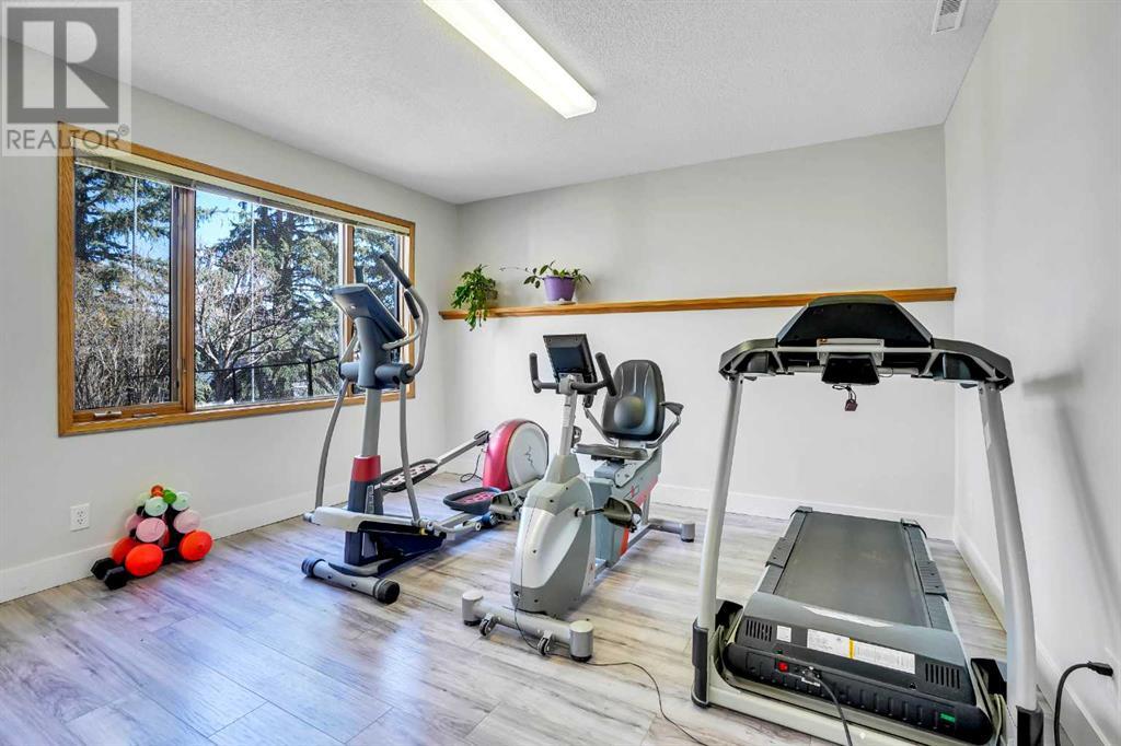 1360 Shawnee Road Sw, Calgary, Alberta  T2Y 2T1 - Photo 40 - A2214312