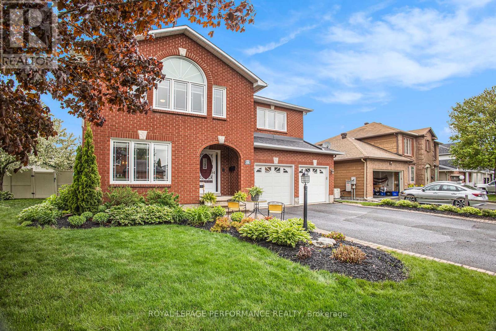 44 Cherry Drive, Ottawa, Ontario  K2S 1J4 - Photo 4 - X12173818