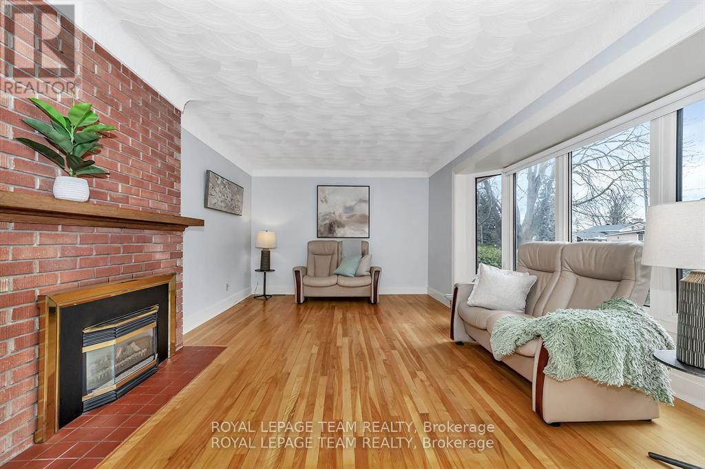 Property at 2099 BALHARRIE AVENUE S image 2