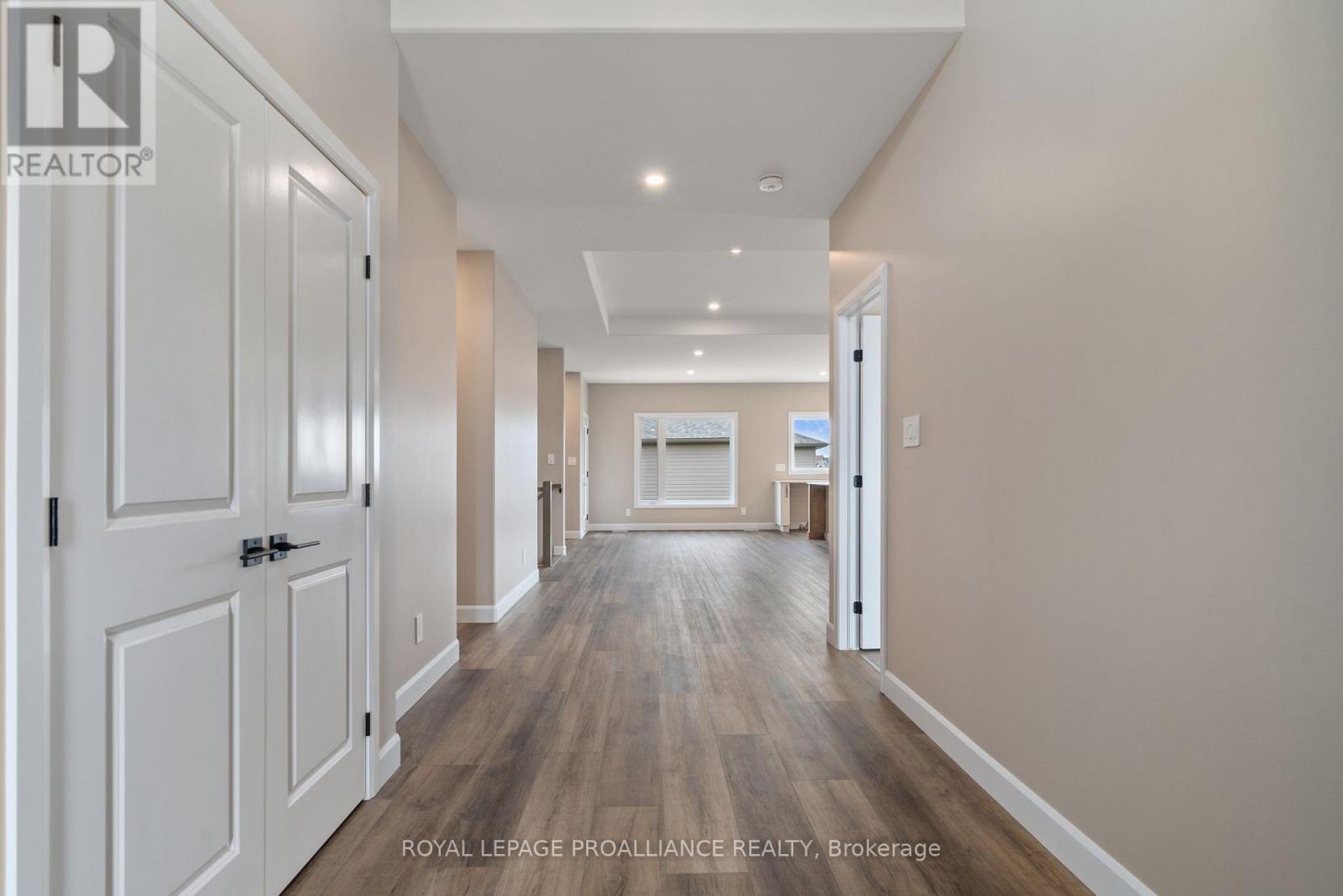 Property at 60 HASTINGS PARK DRIVE image 4