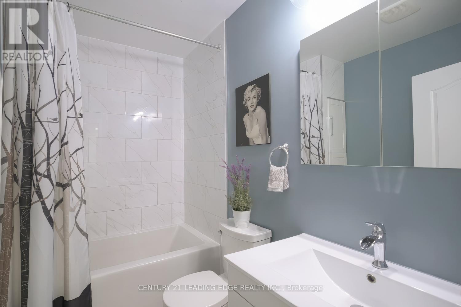 10 Lamont Court, Vaughan (Maple), Ontario  L6A 3B6 - Photo 40 - N12161811