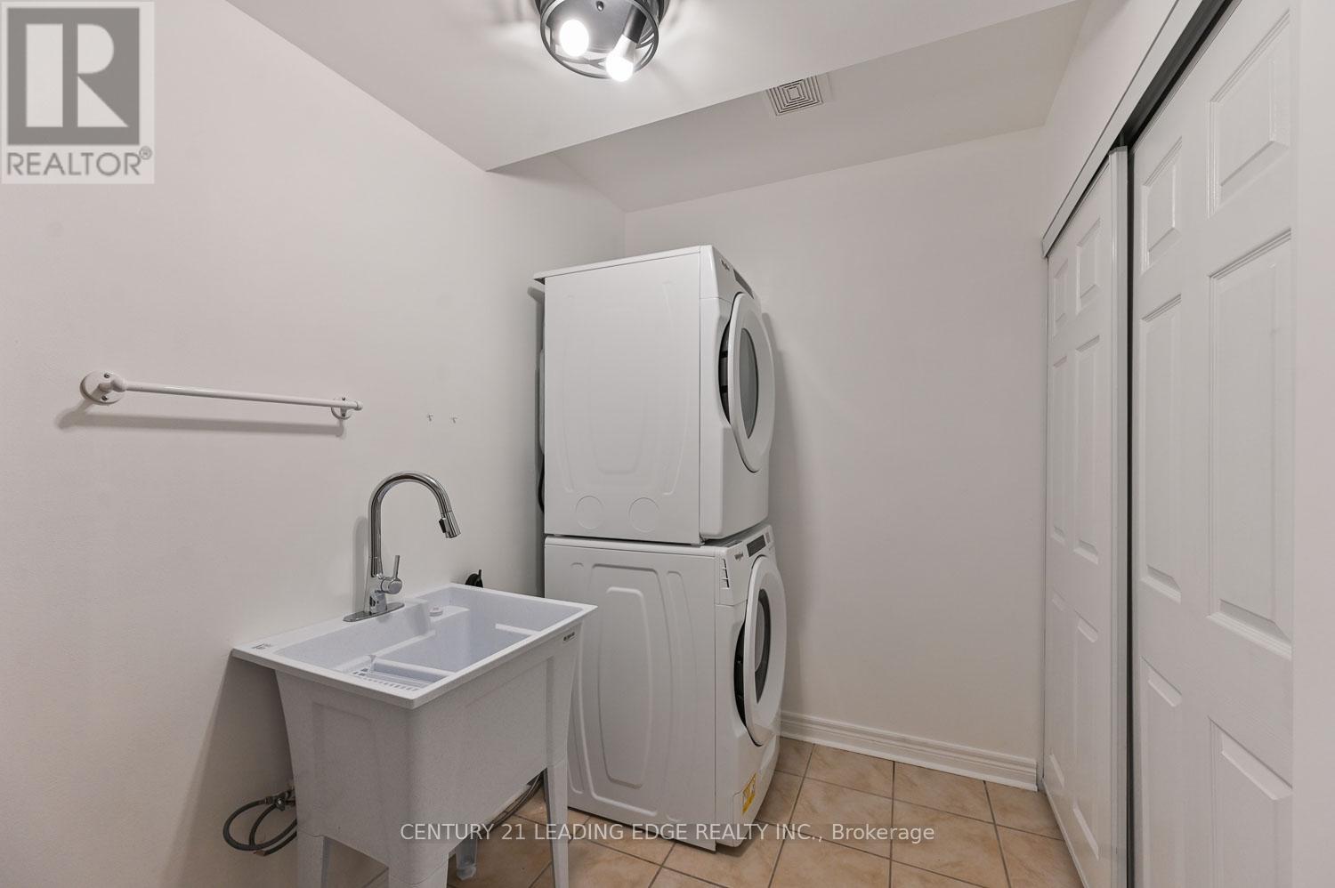 10 Lamont Court, Vaughan (Maple), Ontario  L6A 3B6 - Photo 41 - N12161811
