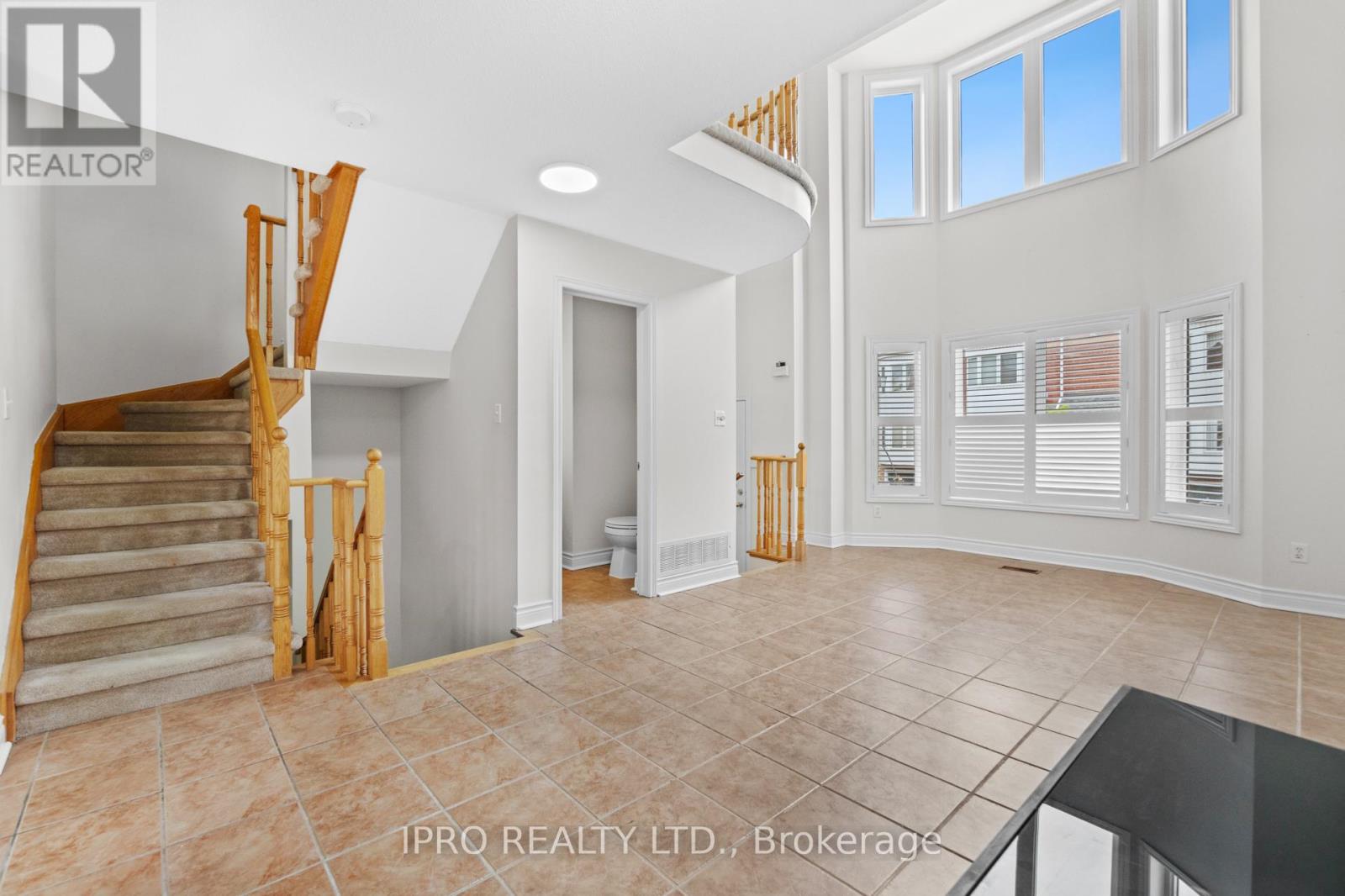 12 - 43 Agnes Street, Mississauga, Ontario  L5B 4J7 - Photo 10 - W12170048