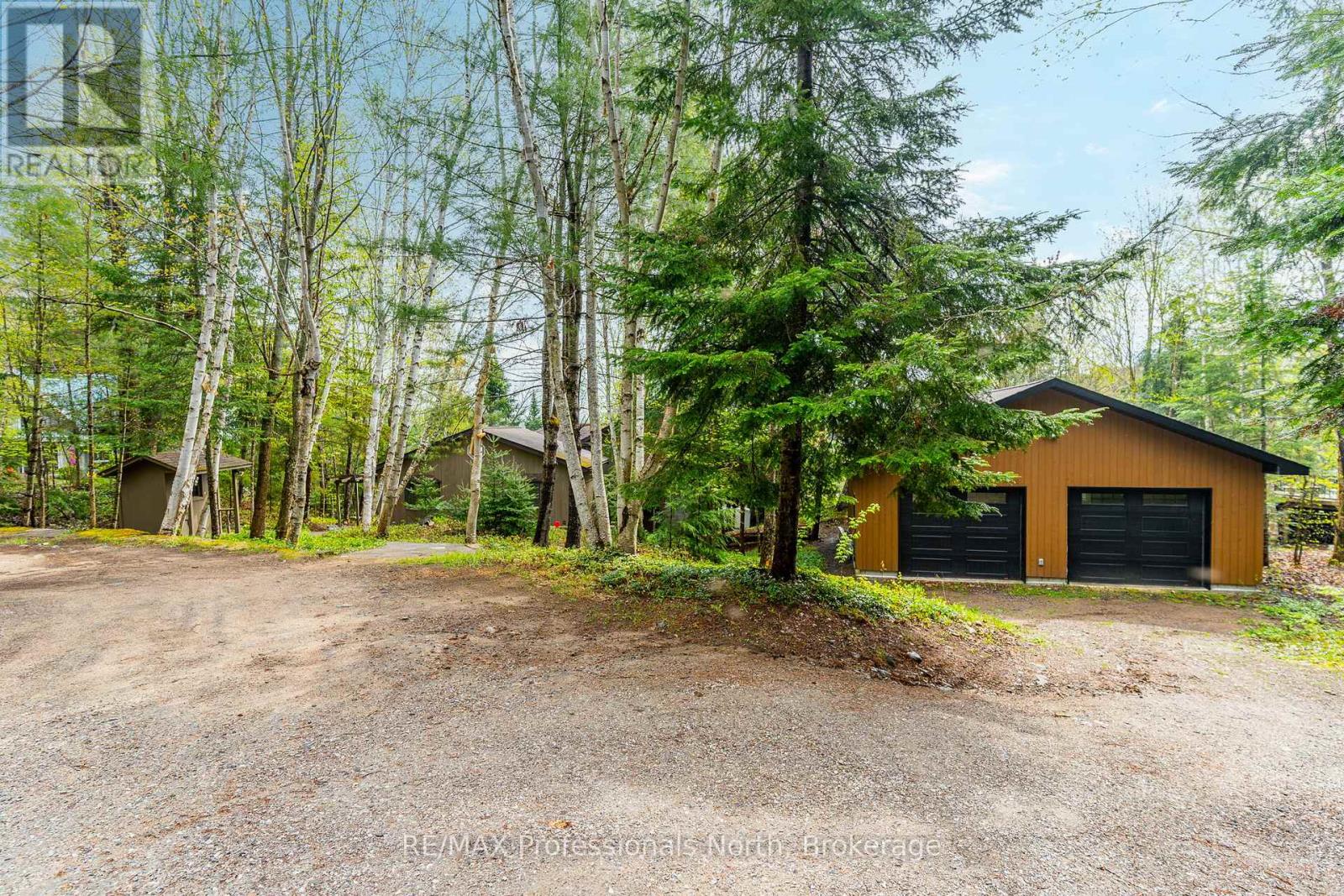6213 Kennisis Lake Road, Dysart Et Al, Ontario  K0M 1S0 - Photo 40 - X12156095