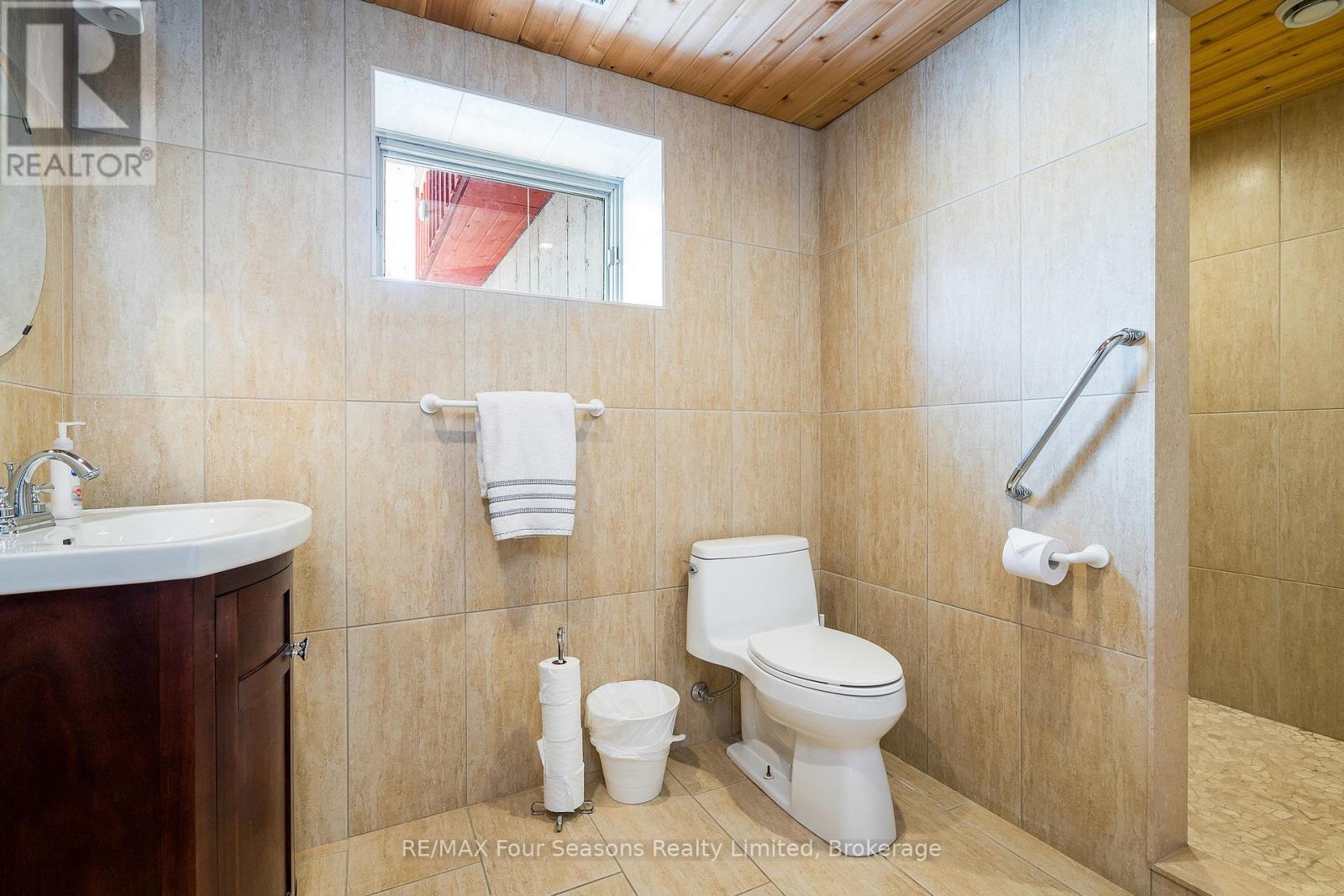 124 Dinsmore Street, Meaford, Ontario  N0H 2P0 - Photo 35 - X12009617