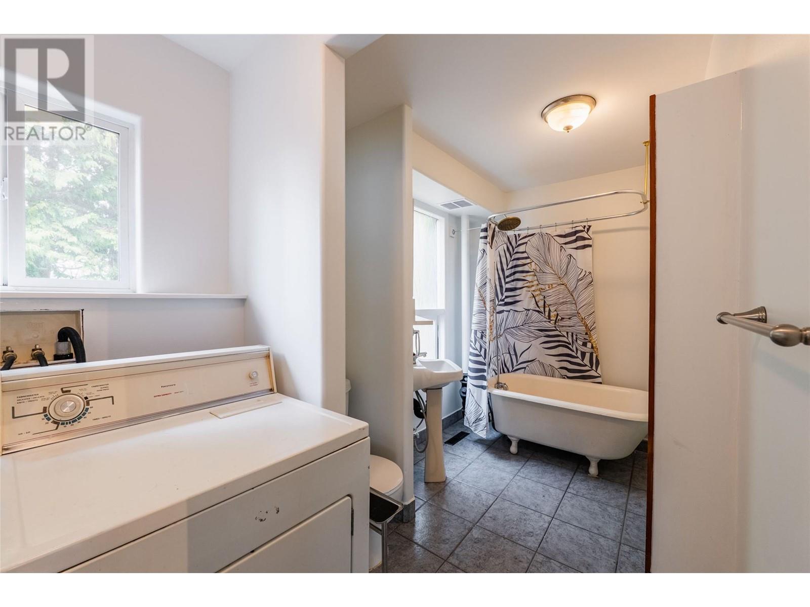 1821 Falls Street, Nelson, BC V1L1K1