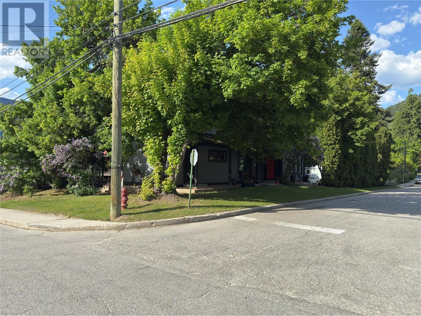 1821 Falls Street, Nelson, BC V1L1K1