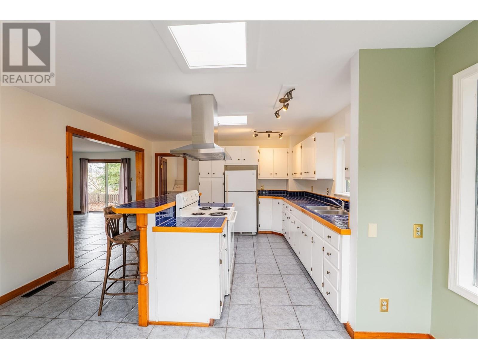 Property at 1821 Falls Street image 5
