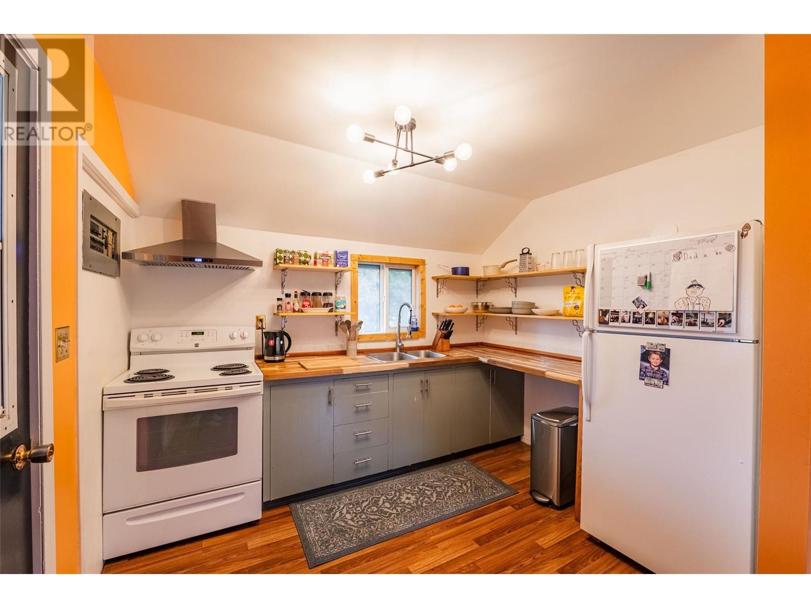 1821 Falls Street, Nelson, BC V1L1K1