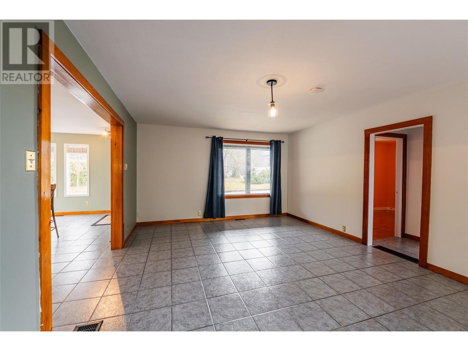 Property at 1821 Falls Street image 3