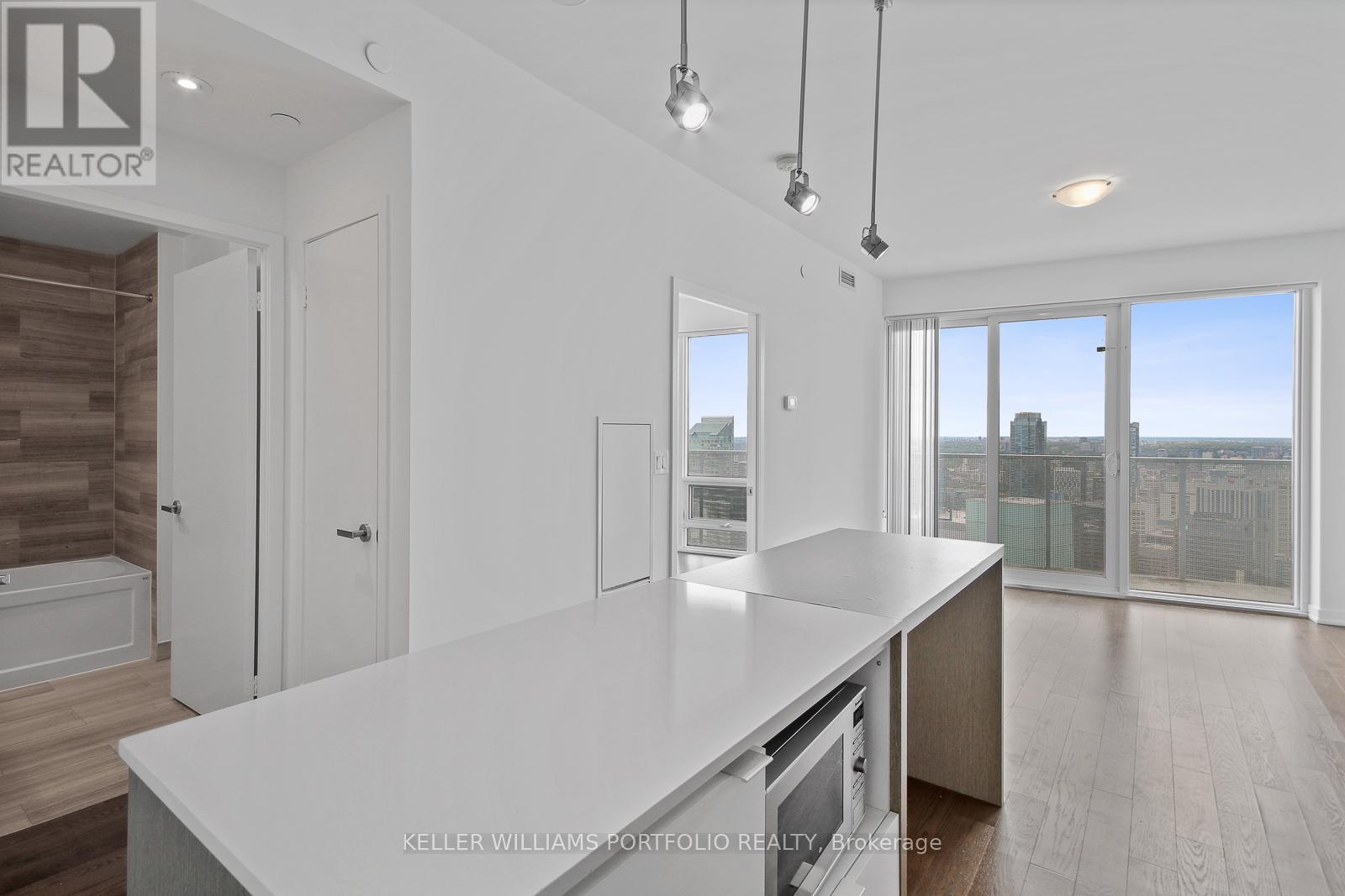 6603 - 100 Harbour Street, Toronto, Ontario  M5J 0B5 - Photo 16 - C12173784