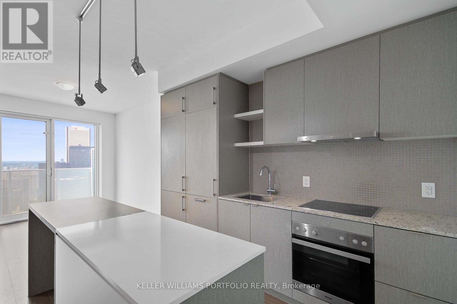 6603 - 100 Harbour Street, Toronto, Ontario  M5J 0B5 - Photo 9 - C12173784