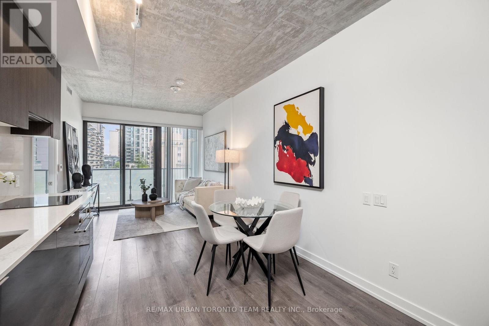 Property at 304 - 161 ROEHAMPTON AVENUE image 4