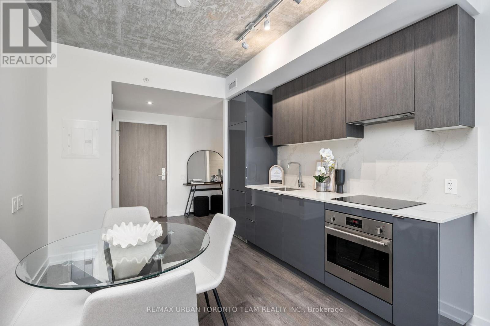 Property at 304 - 161 ROEHAMPTON AVENUE image 5