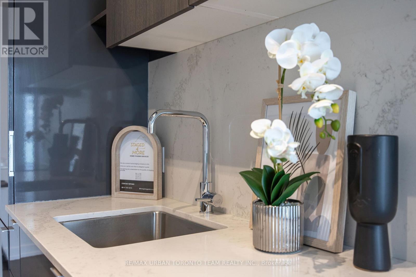 304 - 161 Roehampton Avenue, Toronto, Ontario  M4P 0C8 - Photo 6 - C12173808