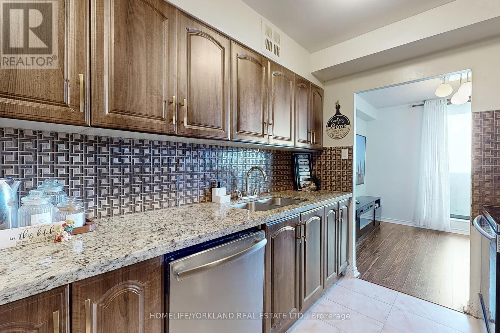 1111 - 301 Prudential Drive, Toronto (Dorset Park), Ontario  M1P 4V3 - Photo 17 - E12173793
