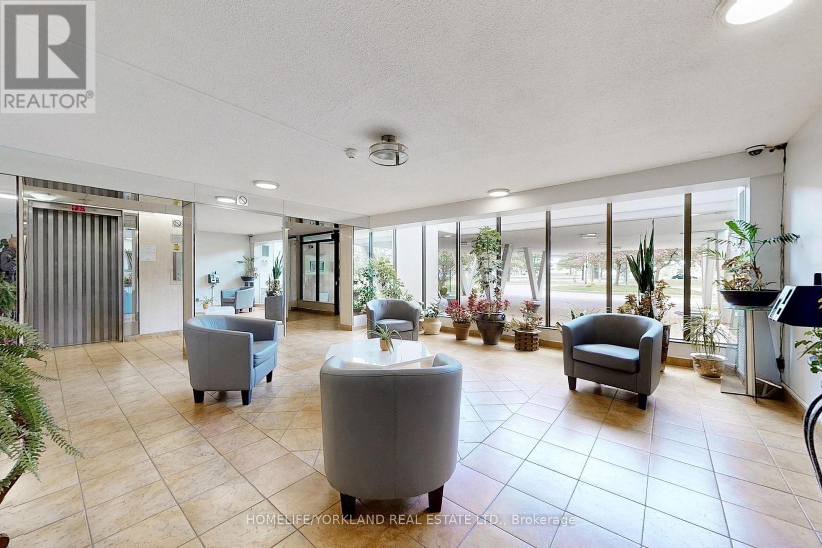 1111 - 301 Prudential Drive, Toronto (Dorset Park), Ontario  M1P 4V3 - Photo 3 - E12173793