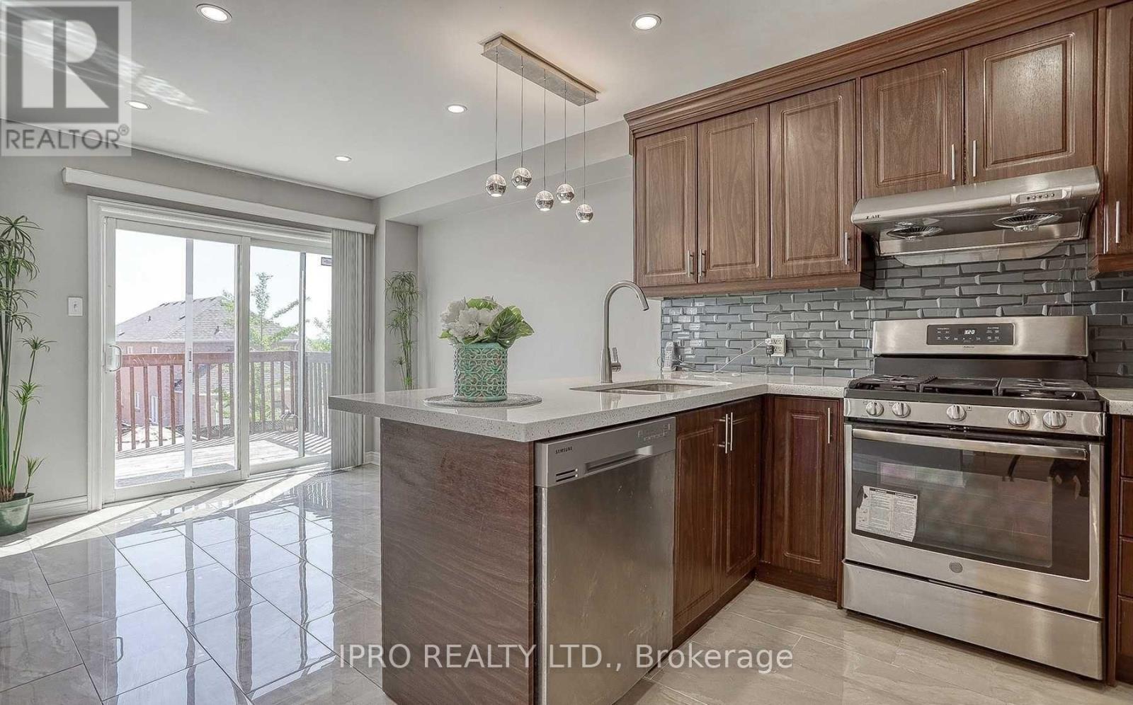 60 Batt Crescent, Ajax, Ontario  L1T 4L8 - Photo 10 - E12173822