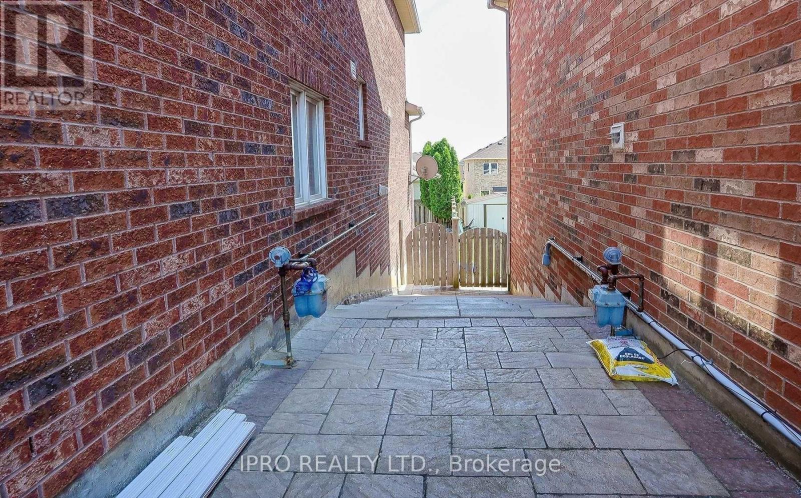 60 Batt Crescent, Ajax, Ontario  L1T 4L8 - Photo 30 - E12173822