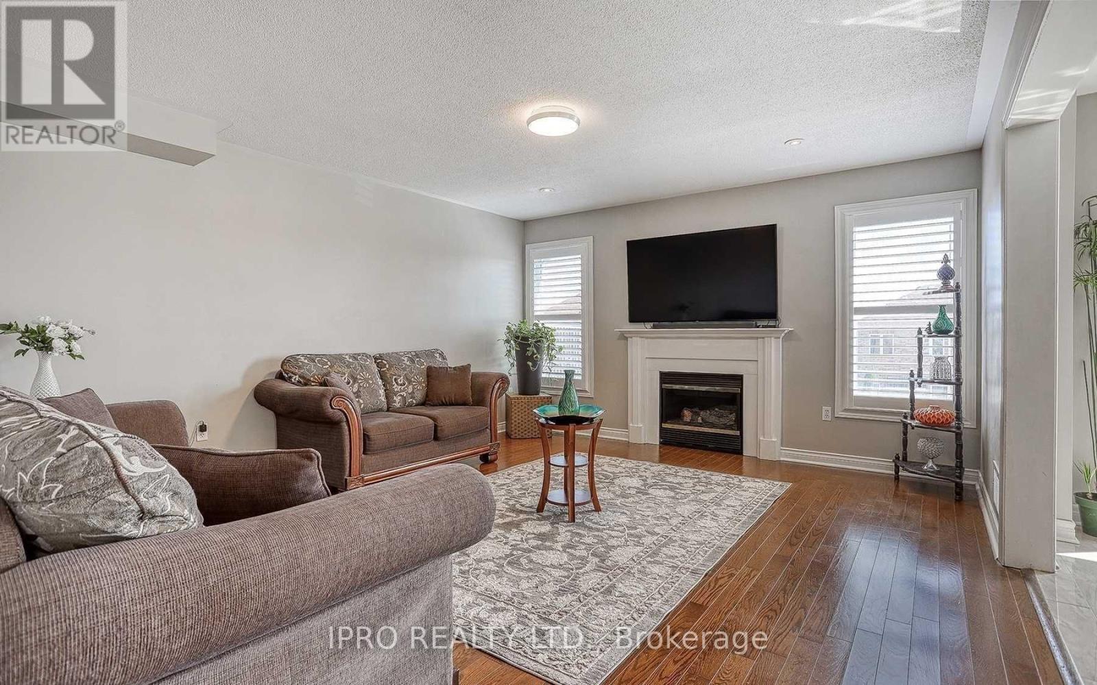 60 Batt Crescent, Ajax, Ontario  L1T 4L8 - Photo 7 - E12173822