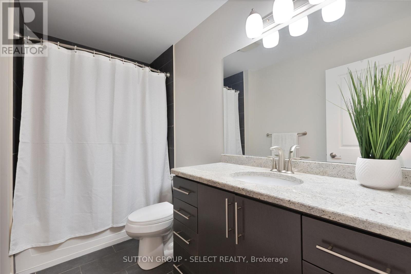 Photo 19 of 46 for 806 - 330 Ridout Street