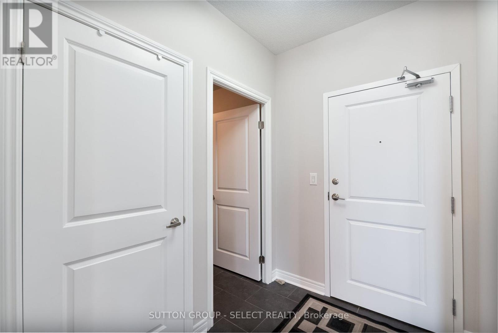 Photo 4 of 46 for 806 - 330 Ridout Street
