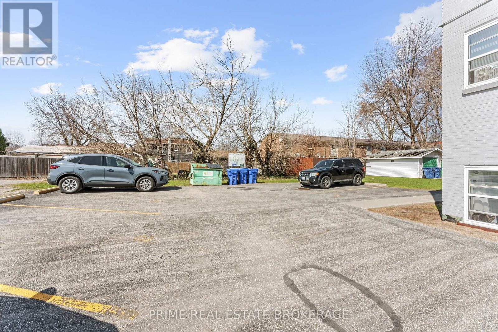 289 Indian Road S, Sarnia, Ontario  N7T 3W6 - Photo 11 - X12173937