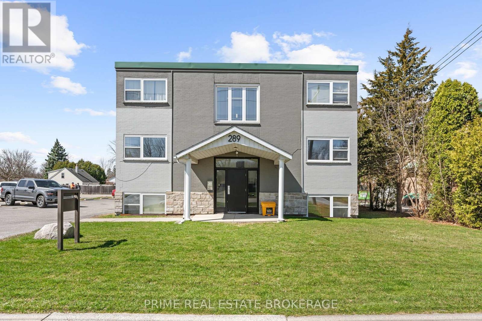 289 Indian Road S, Sarnia, Ontario  N7T 3W6 - Photo 5 - X12173937