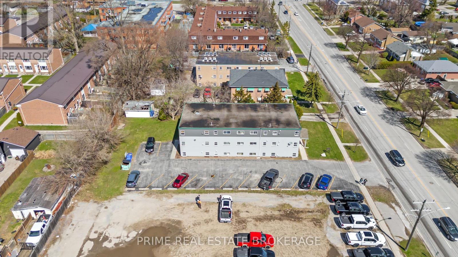 289 Indian Road S, Sarnia, Ontario  N7T 3W6 - Photo 8 - X12173937