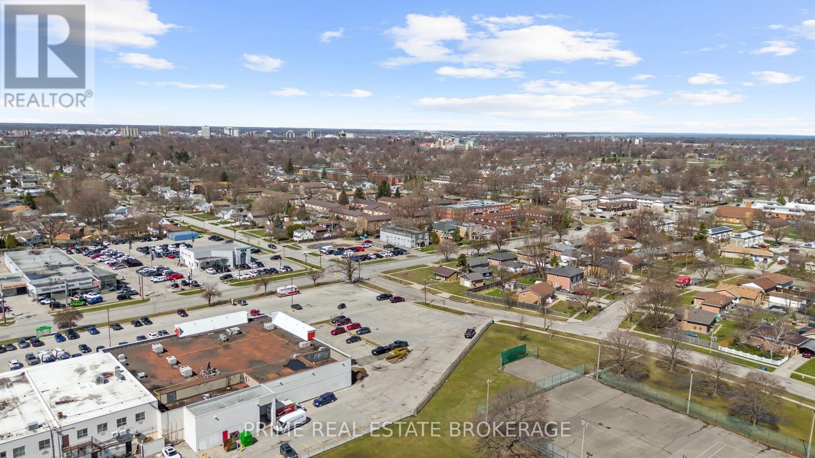 289 Indian Road S, Sarnia, Ontario  N7T 3W6 - Photo 9 - X12173937