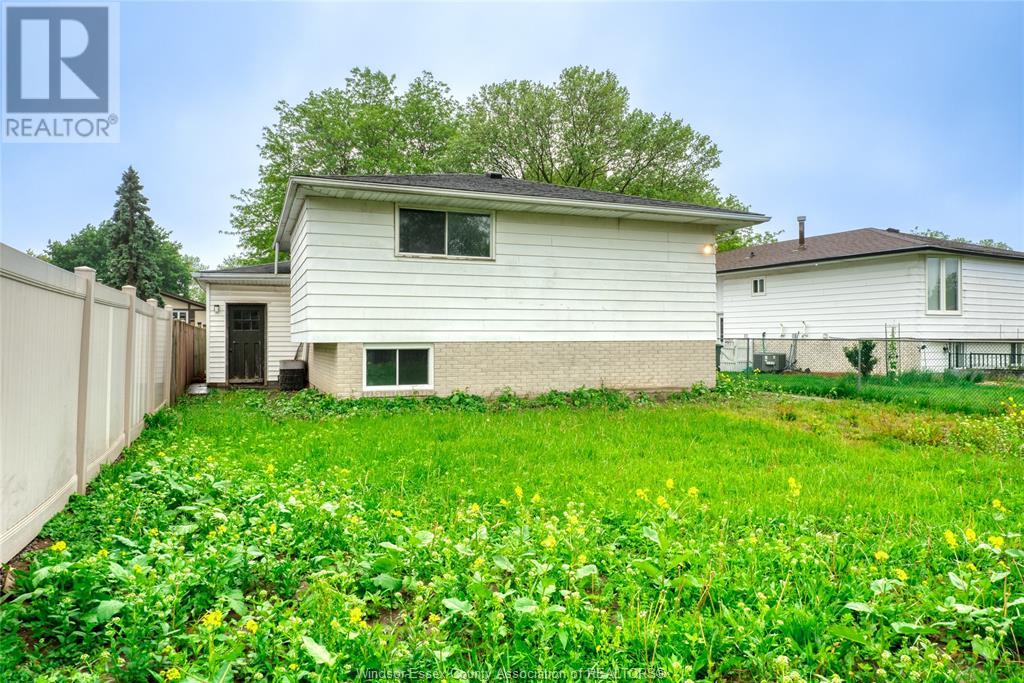 10649 Halstead Crescent, Windsor, Ontario  N8R 2C3 - Photo 43 - 25013108