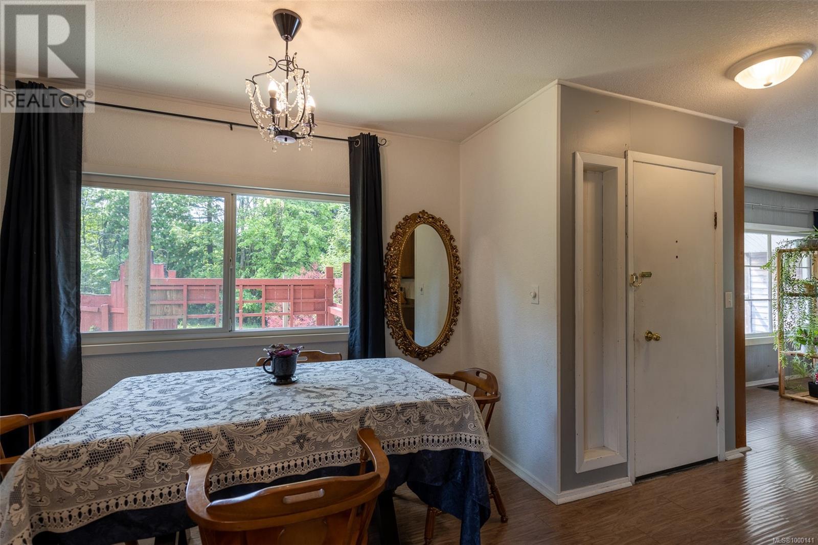 Property at 4289 North Park Dr image 3