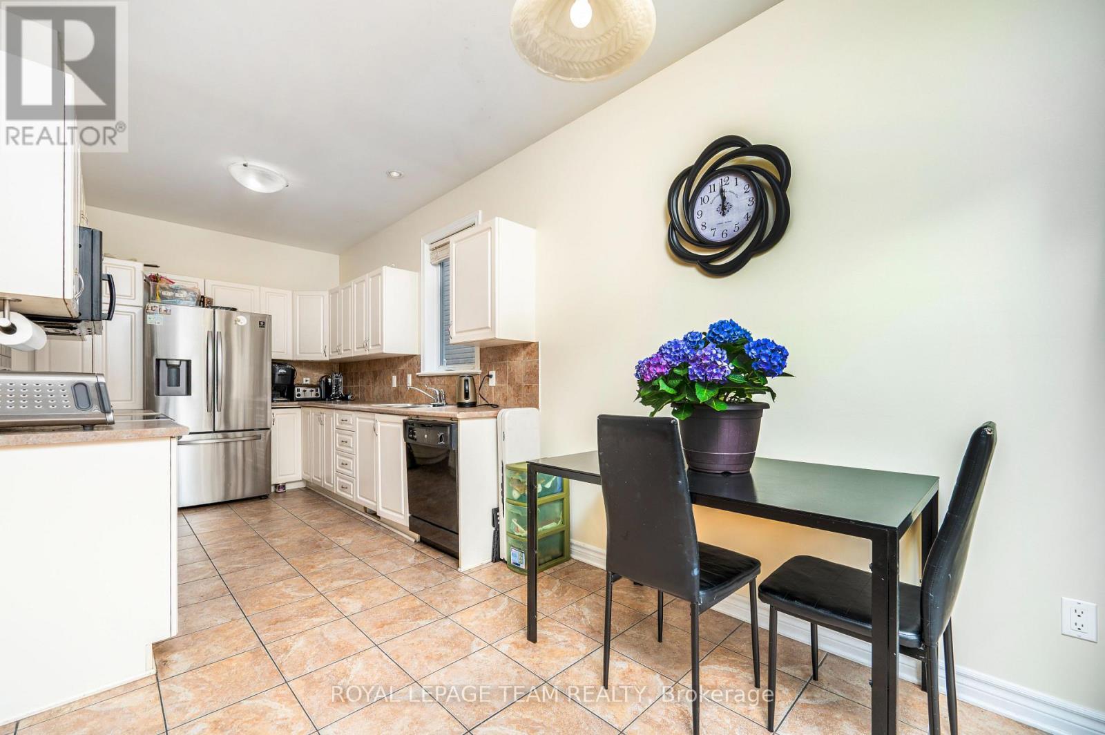 357 Widgeon Way, Ottawa, Ontario  K1T 0G1 - Photo 10 - X12173877