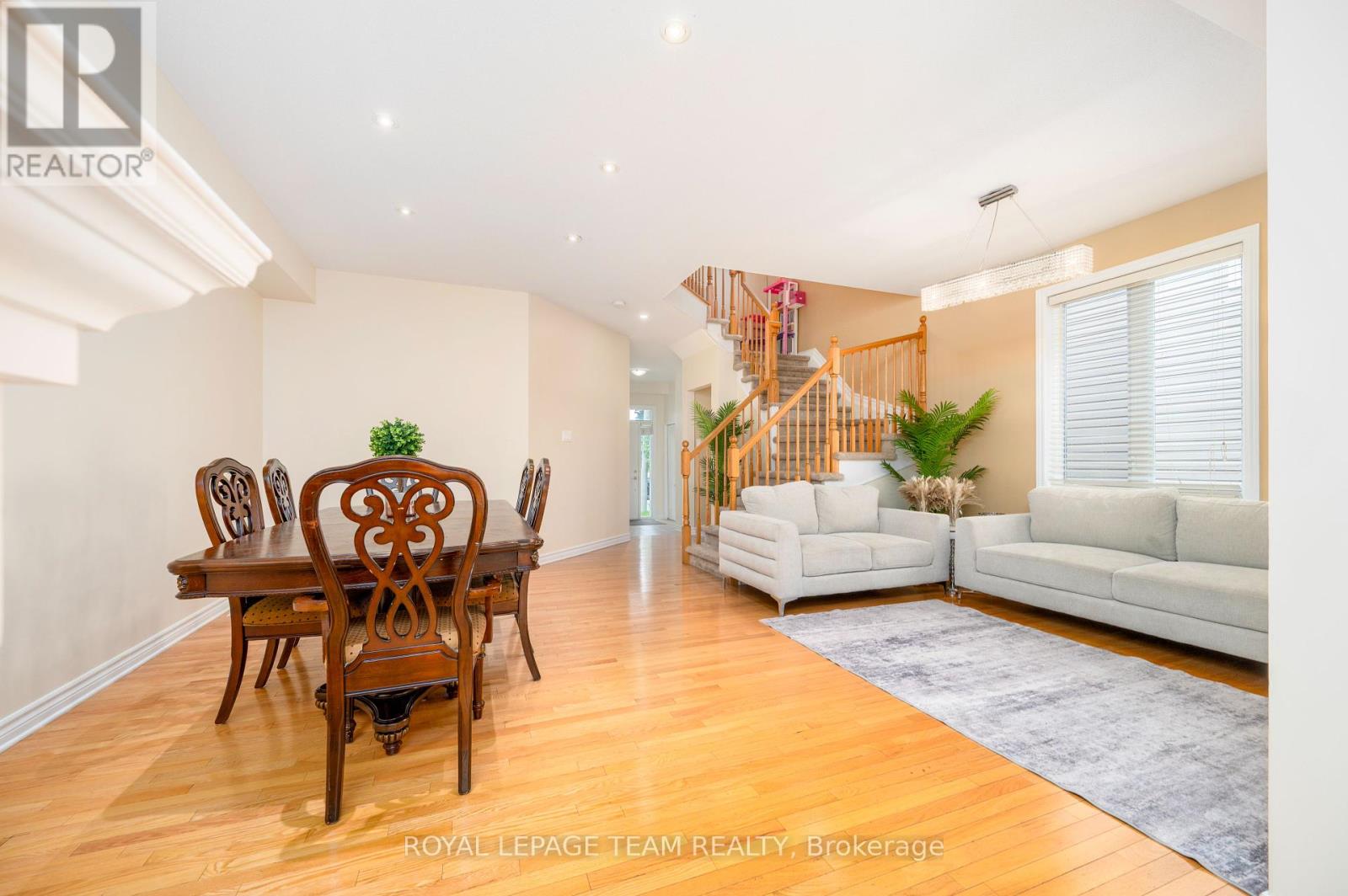 357 Widgeon Way, Ottawa, Ontario  K1T 0G1 - Photo 7 - X12173877