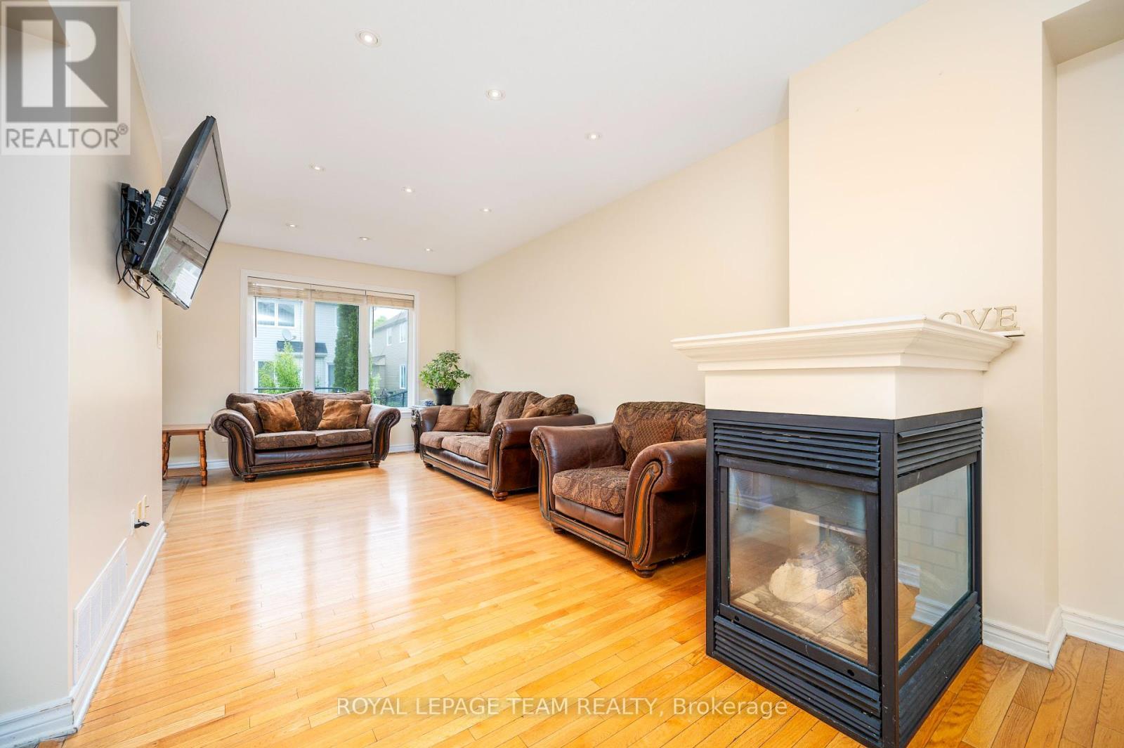 357 Widgeon Way, Ottawa, Ontario  K1T 0G1 - Photo 8 - X12173877