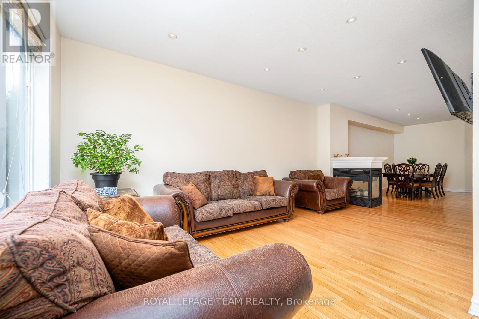 357 Widgeon Way, Ottawa, Ontario  K1T 0G1 - Photo 9 - X12173877