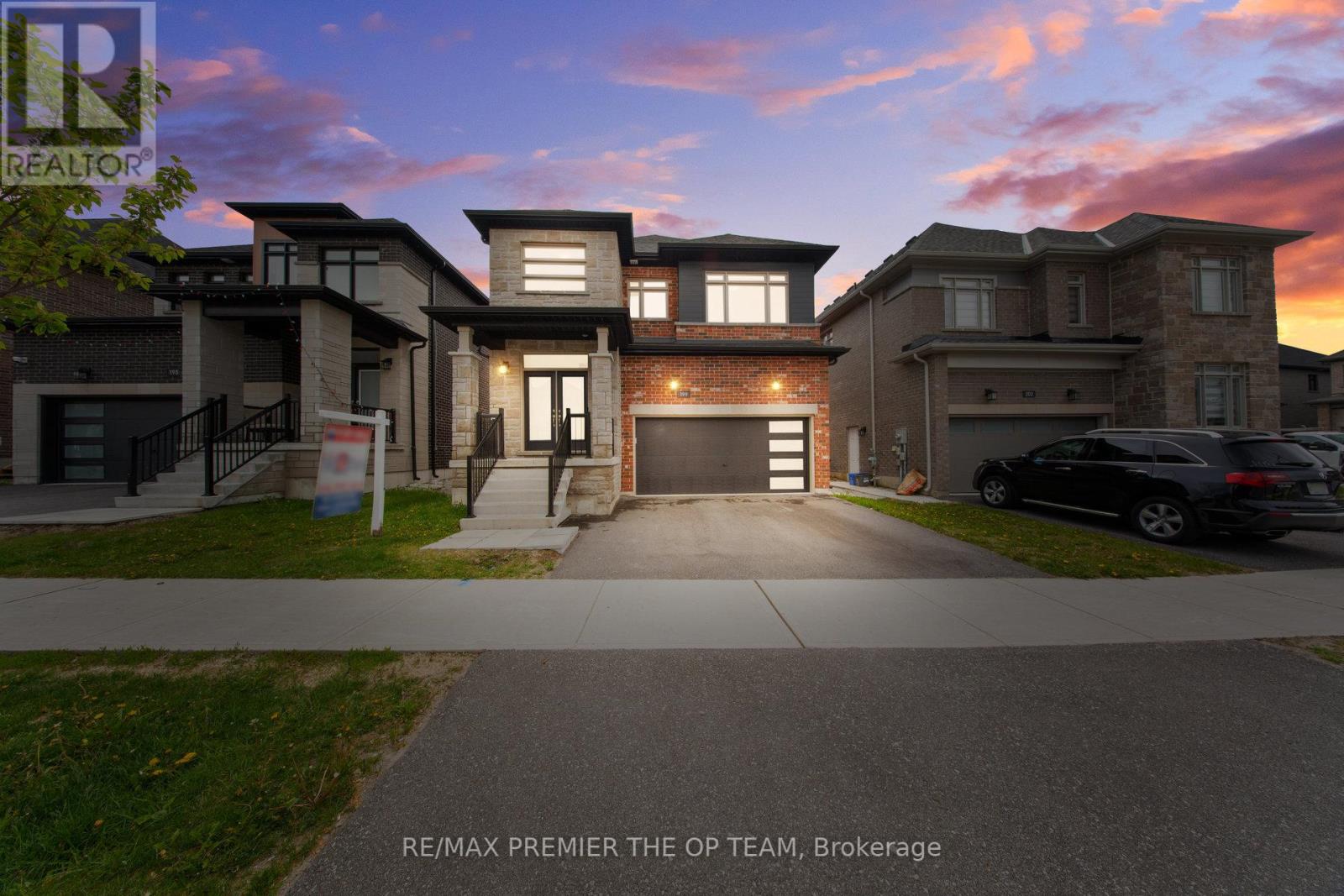 199 Franklin Trail, Barrie, Ontario  L9J 0J1 - Photo 1 - S12173803