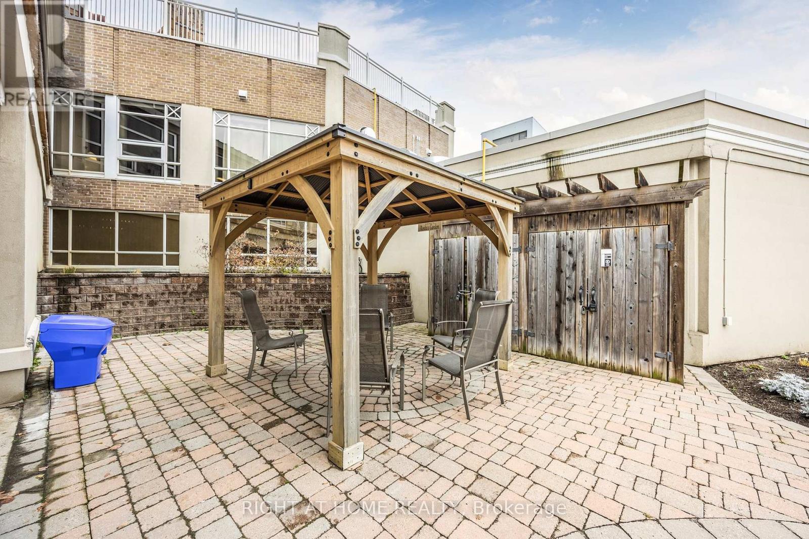 53 - 74 Ross Street, Barrie (Queen's Park), Ontario  L4N 1G3 - Photo 32 - S12173811