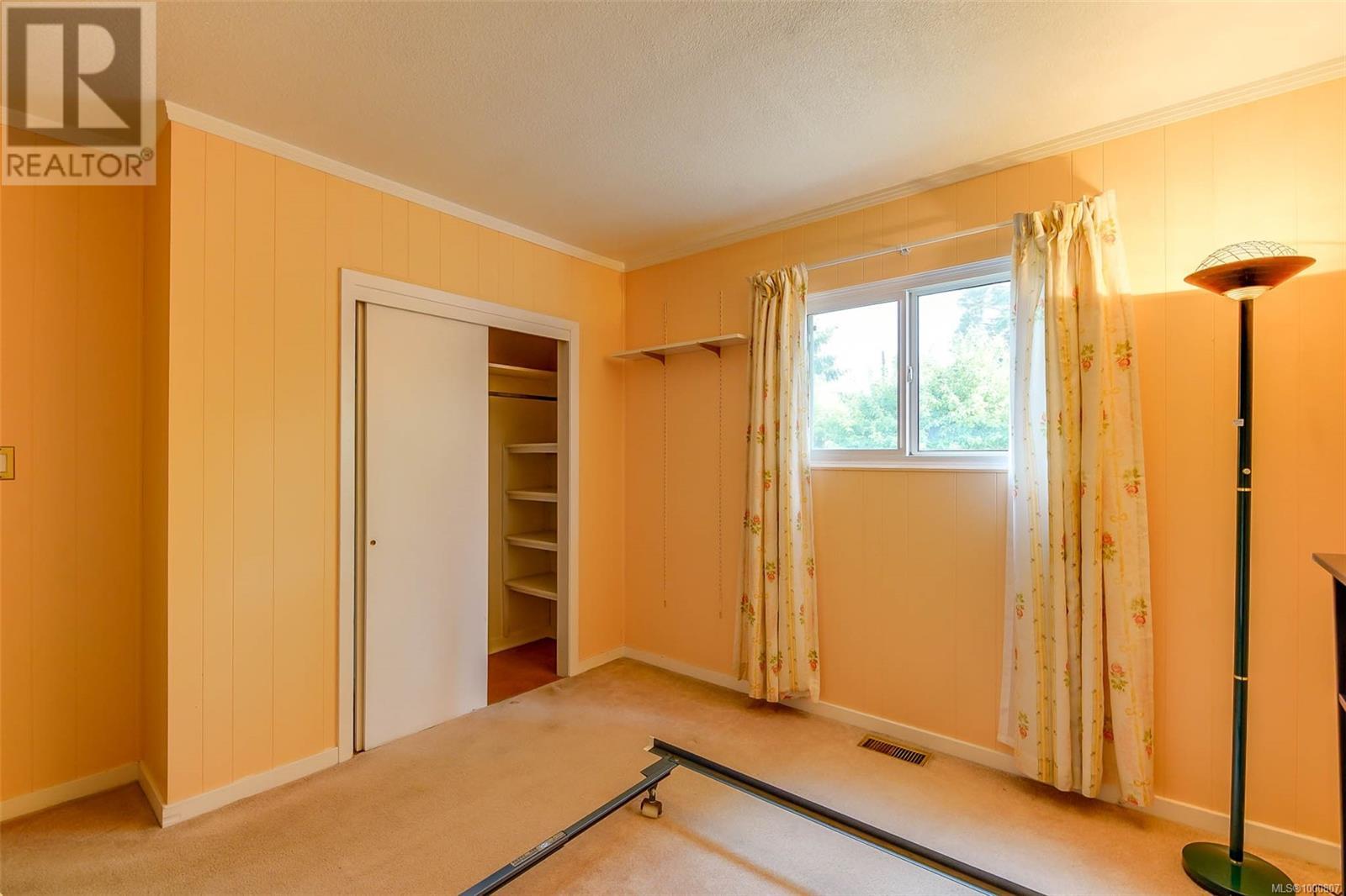 Property at 4372 Princess St image 2