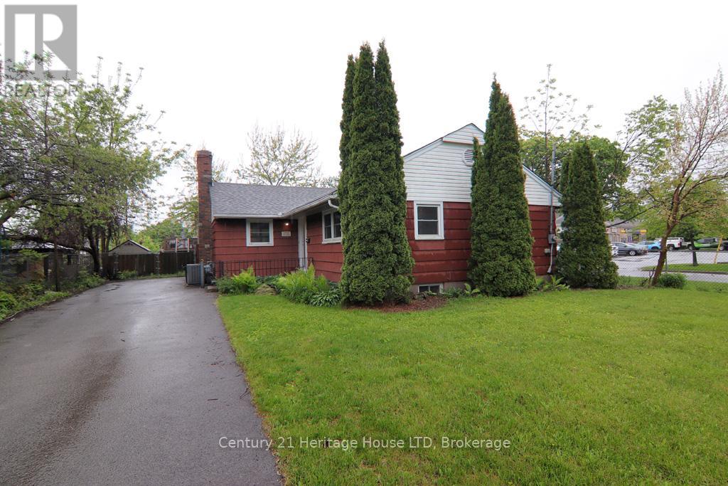 538 Carlton Street, St. Catharines, Ontario  L2M 4X7 - Photo 7 - X12173968