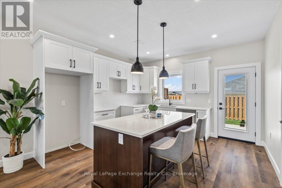 54 - 1071 Waterloo Street N, Saugeen Shores, Ontario  N0H 2C3 - Photo 11 - X12173872