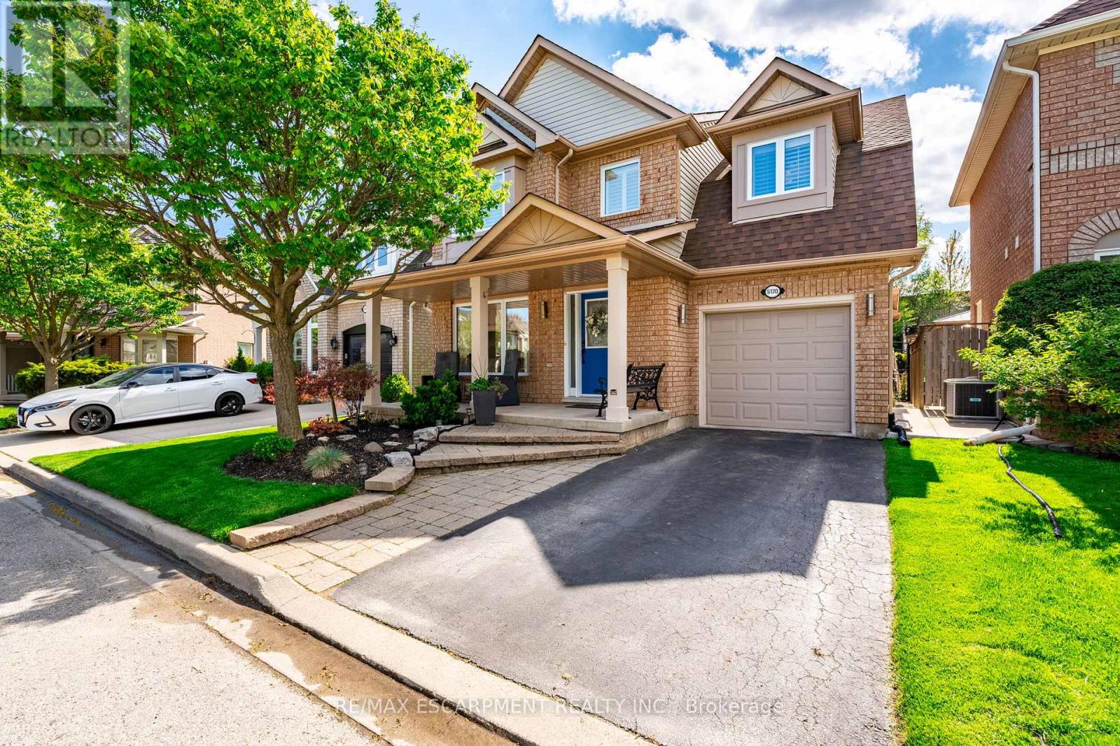 5170 Ridgewell Road, Burlington, Ontario  L7L 6N7 - Photo 1 - W12173800