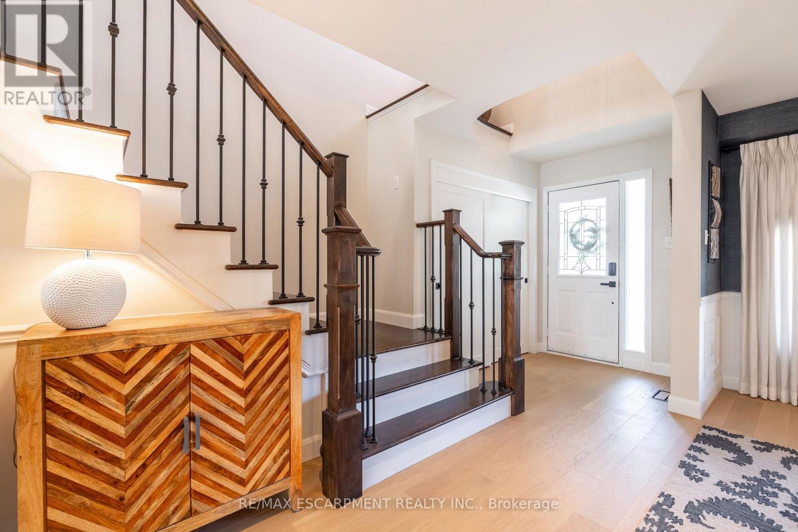 5170 Ridgewell Road, Burlington, Ontario  L7L 6N7 - Photo 4 - W12173800