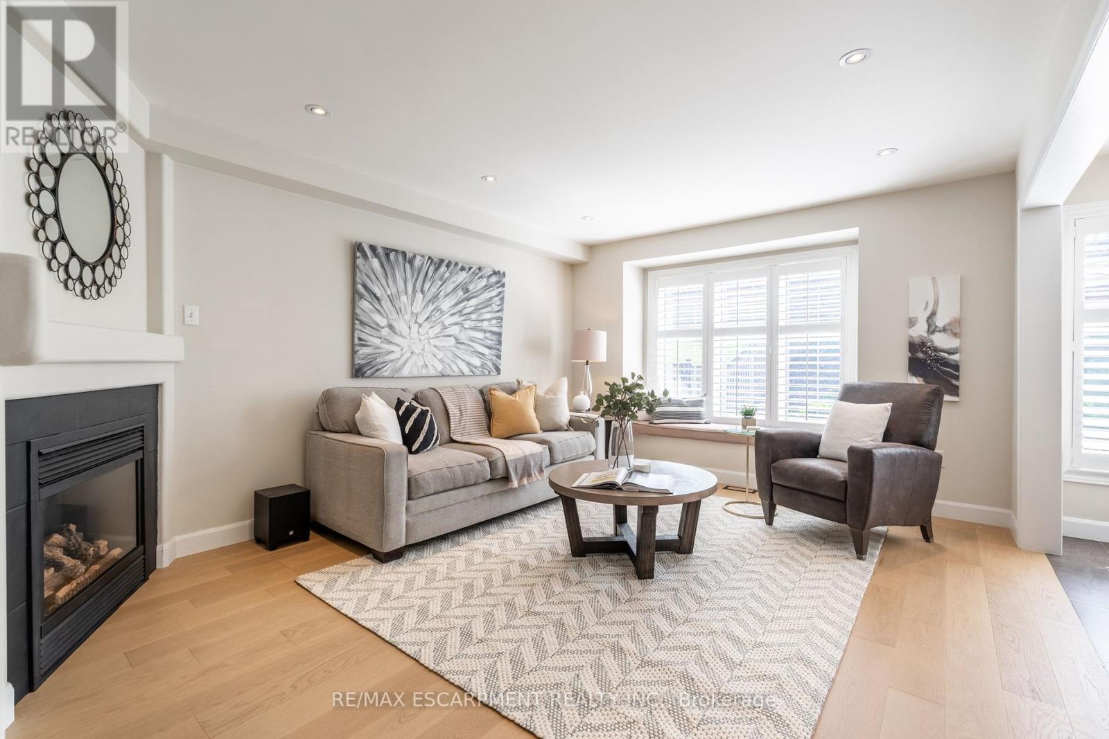 5170 Ridgewell Road, Burlington, Ontario  L7L 6N7 - Photo 5 - W12173800