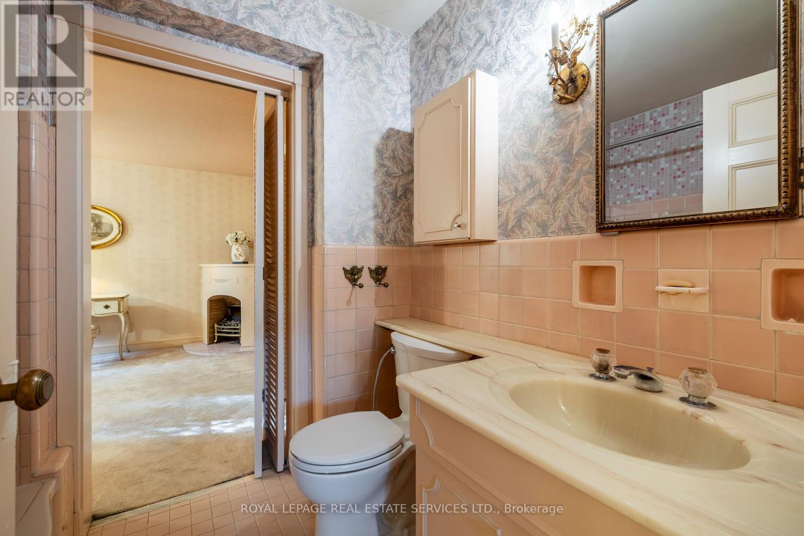 12 Queen Marys Drive, Toronto, Ontario  M8X 1S2 - Photo 13 - W12173814