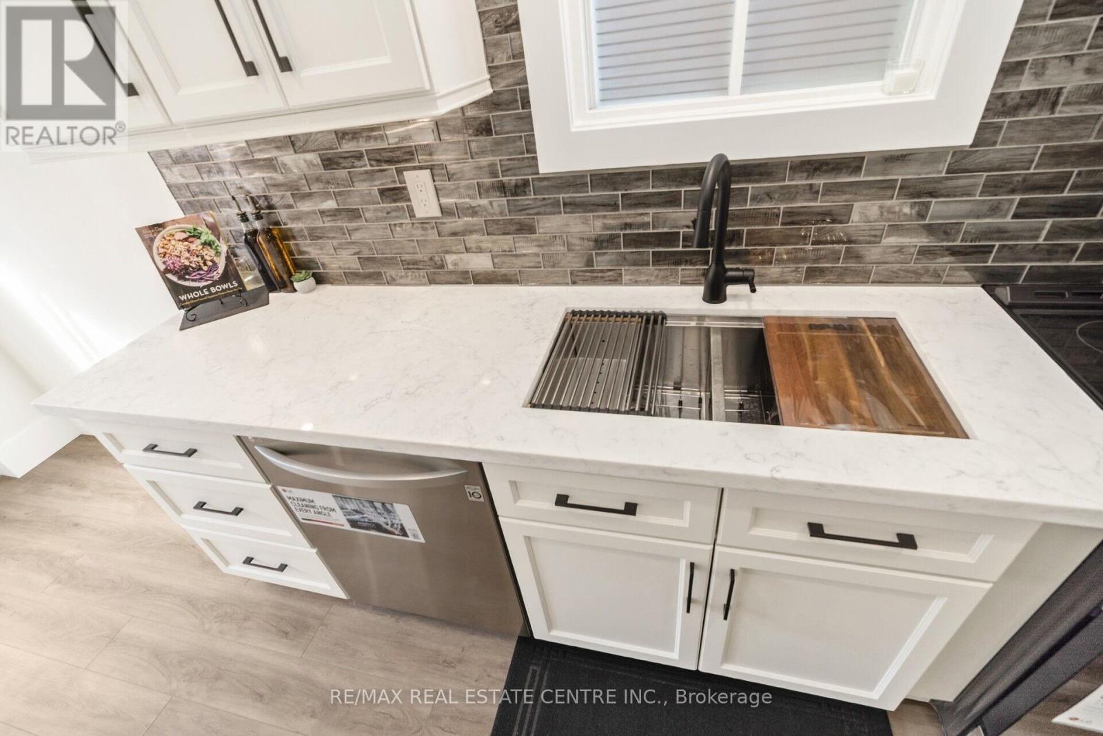 142 Ural Circle, Brampton, Ontario  L6R 1H1 - Photo 14 - W12173816