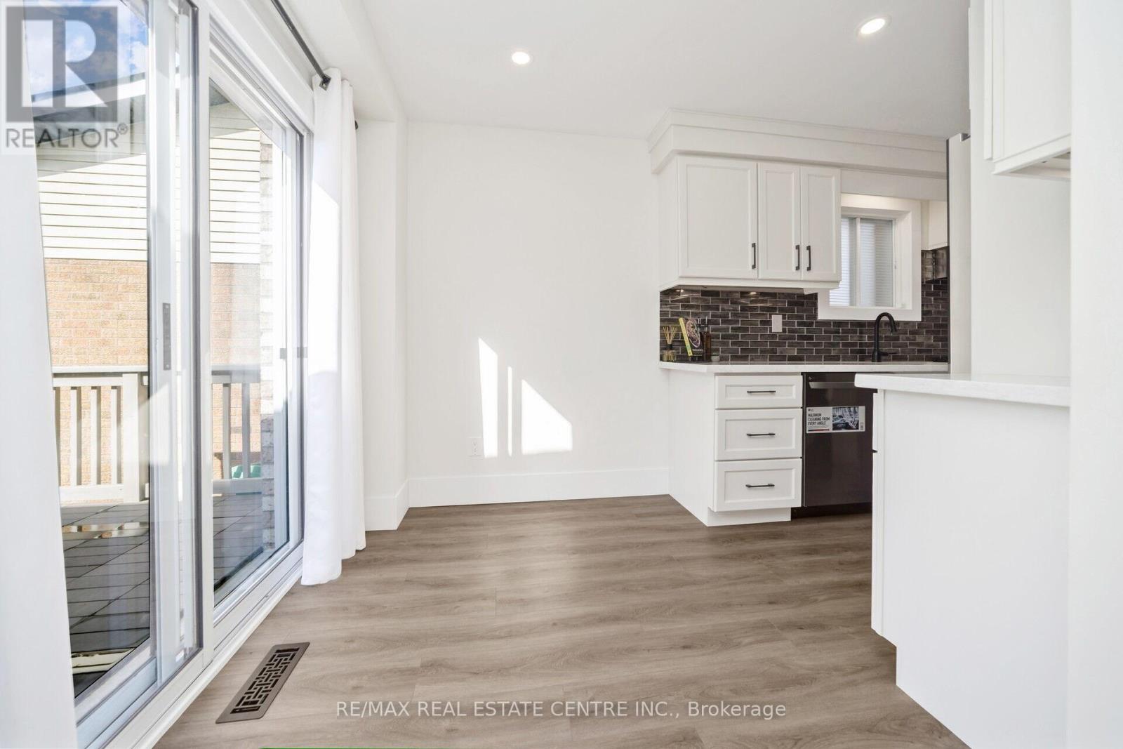 142 Ural Circle, Brampton (Sandringham-Wellington), Ontario  L6R 1H1 - Photo 17 - W12173816