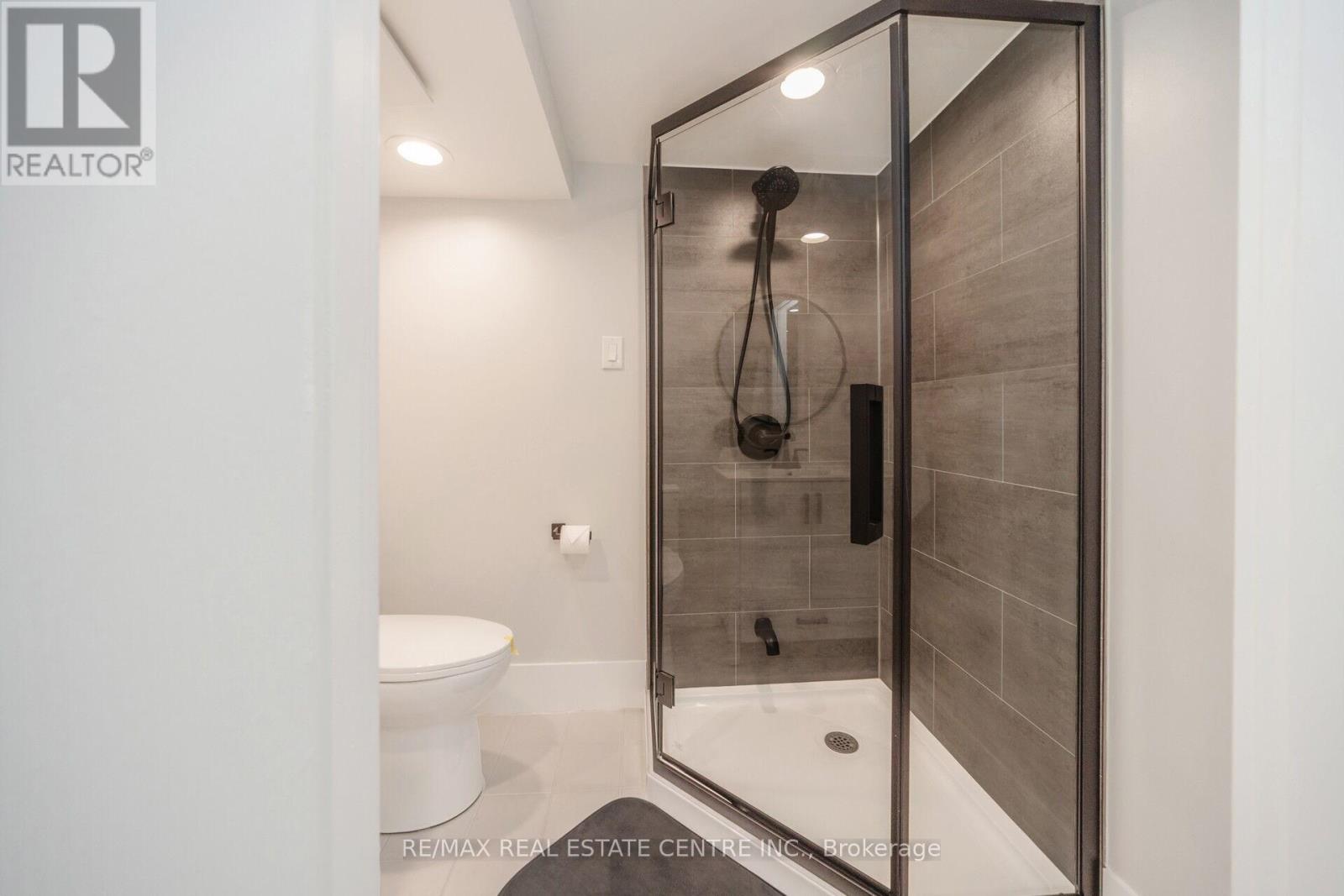 142 Ural Circle, Brampton, Ontario  L6R 1H1 - Photo 33 - W12173816
