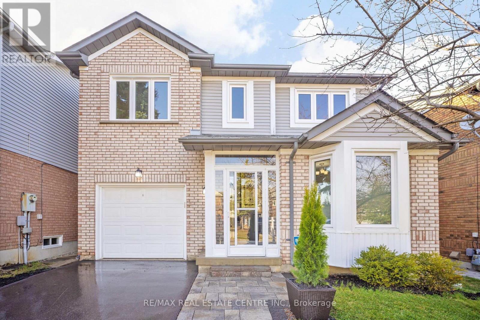 142 Ural Circle, Brampton, Ontario  L6R 1H1 - Photo 4 - W12173816